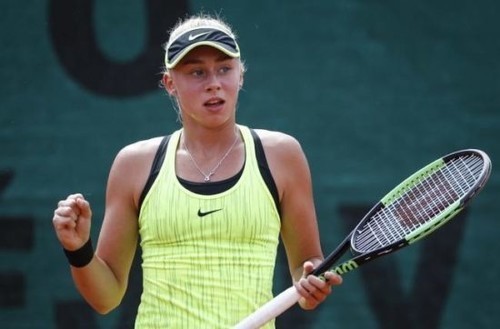 Лопатецкая вышла в четвертьфинал турнира в Кофу