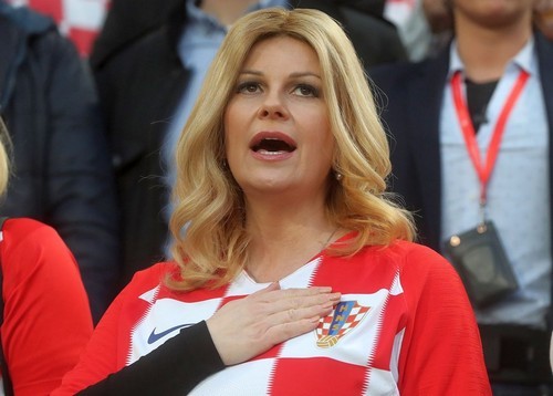 ФОТО ДНЯ. Президент Хорватии посмотрела матч на фанатской трибуне