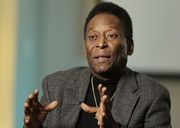 Король футболу Пеле був госпіталізований в Парижі