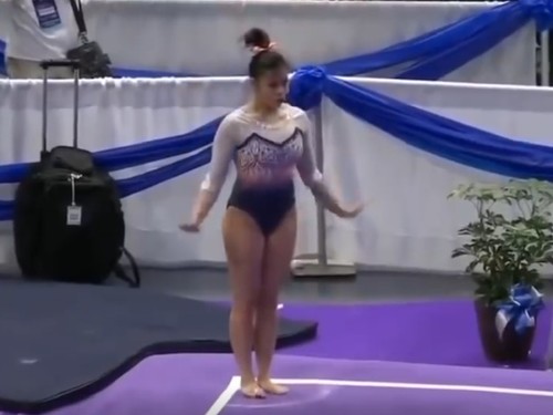 ВИДЕО. Американская гимнастка сломала две ноги на приземлении