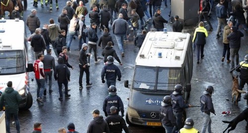 Столкновения фанов Ювентуса с полицией в Амстердаме