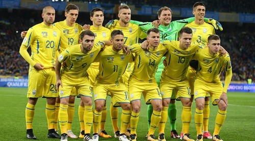 Конкурс Sport.ua: Выиграй мяч с автографами игроков сборной Украины