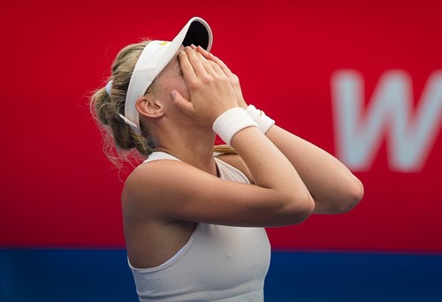 Ястремская выиграла дебютный турнир WTA, уничтожив Ван Цян в Гонконге