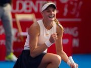 ВИДЕО ДНЯ. Ястремская подарила мяч юному болельщику