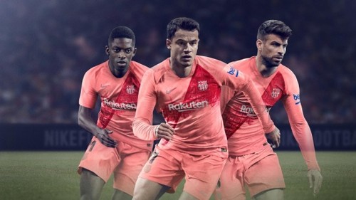 Барселона в матче Лиги чемпионов покажет новые цвета формы