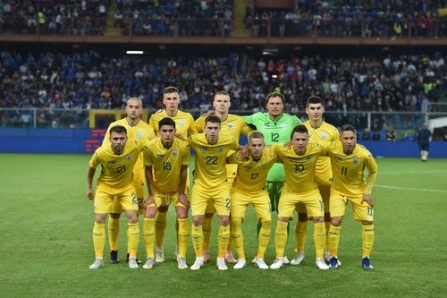 Украина сыграет в желтом, Словакия — в темно-синем