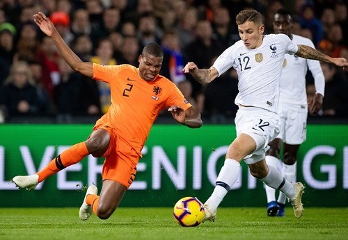 Нидерланды на своем поле уверенно обыграли Францию
