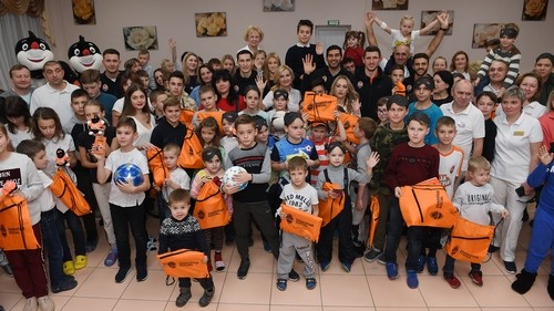Шахтер подарил детской больнице оборудования на 275 тысяч гривен