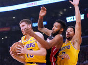 ВИДЕО ДНЯ. Михайлюк перехватил передачу Уэйда и организовал атаку