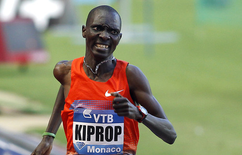 Кенийский легкоатлет собирается защищать свои медали с оружием