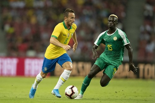 Бразилия сыграла вничью с Сенегалом в товарищеском матче