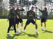 Гравці лондонського Арсеналу розповіли про які країни мріють