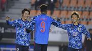 ВИДЕО. Как китайский футболист завалил японца ударом ногой в голову