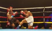 ВІДЕО. Боксери одночасно відправили один одного в нокдаун