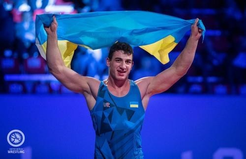 Украинец Новиков победил россиянина и вышел в финал ЧЕ