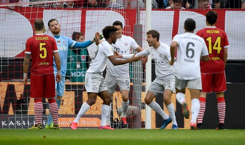 Бавария забила 4 гола Козлам и вернула себе лидерство в Бундеслиге