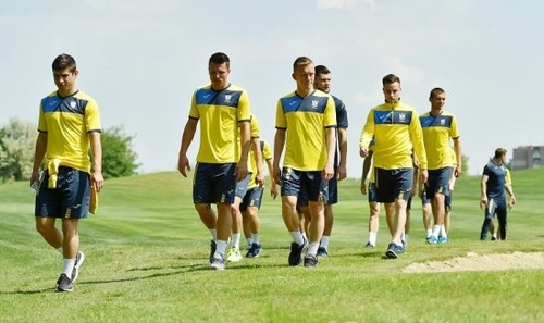 Швед и Коноплянка поиграли в гольф в расположении сборной Украины