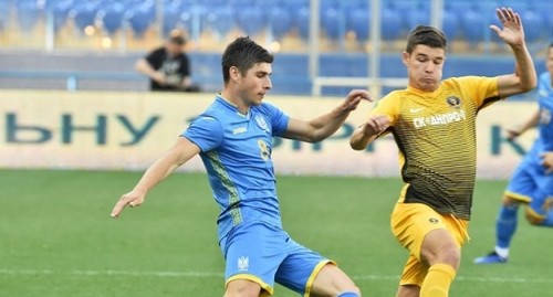 Збірна України в контрольному матчі обіграла Дніпро-1