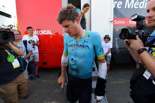 ВИДЕО. Фульсанг сошел с Тур де Франс из-за жесткого падения