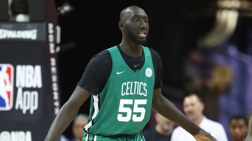 Бостон підписав контракт з 231-сантиметровим баскетболістом