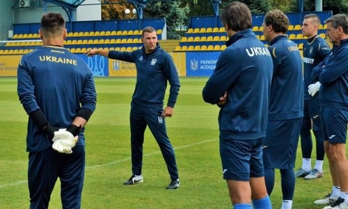 ВИДЕО. Игроки сборной Украины отдыхают перед матчем с Литвой