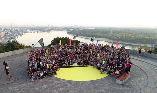 Более 800 бегунов вместе встретили рассвет на Nike Sunrise Run