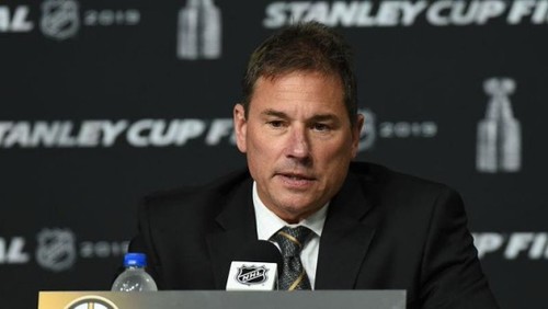 НХЛ. Новый контракт тренера Бостона, проблемы Колорадо с форвардом