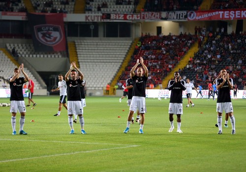 Вида и Кайоде получили красные карточки в матче чемпионата Турции