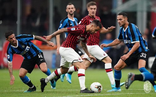 Милан не может обыграть Интер уже 7 матчей подряд