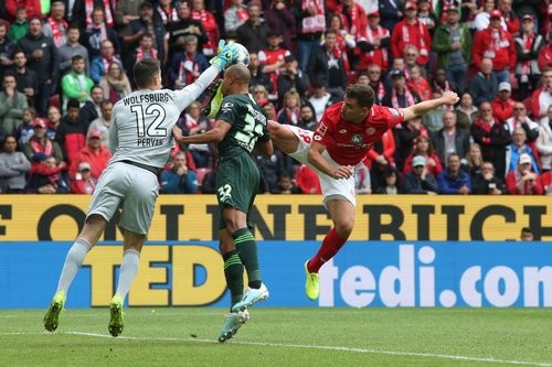 Майнц — Вольфсбург — 0:1. Видео гола и обзор матча