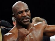 ВІДЕО. Ударив в ніс! Холіфілд розповів Тайсону про свій перший бій