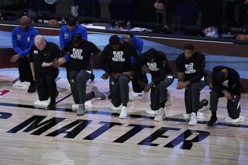 НБА відклала три матчі через бойкот, викликаний розстрілом темношкірого
