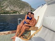 ФОТО. Як наречена Роналду відпочиває з сім'єю на пляжі