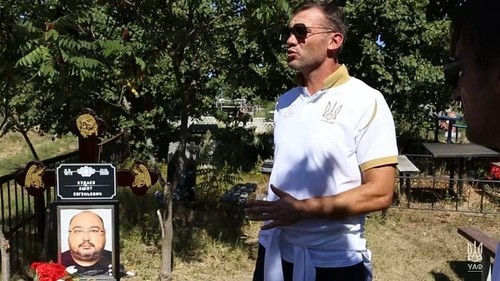 Шевченко побывал на могиле врача сборной Украины