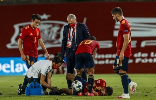 Регілон отримав травму в матчі проти України