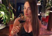 ФОТО. Короткий сексуальный халат: Вирер показала, в чем ходит перед мужем