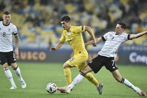 Руслан МАЛИНОВСКИЙ: «Должны не стесняться играть в футбол с Германией»