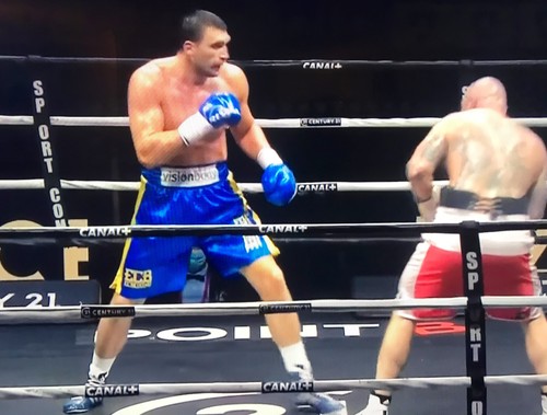Победил поляка во Франции! Украинец Выхрист выиграл 5-й бой на профи-ринге