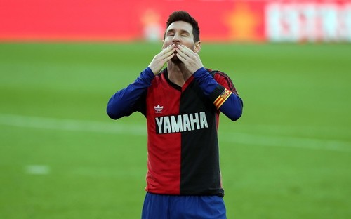 Барселона просит Ла Лигу отменить желтую карточку Месси
