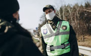 З 6 квітня в Україні забороняється ходити без маски і документів