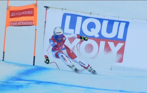 Горные лыжи. Коринн Сутер выиграла скоростной спуск в Валь д’Изере