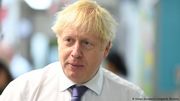 Больной коронавирусом премьер Британии провел ночь в реанимации