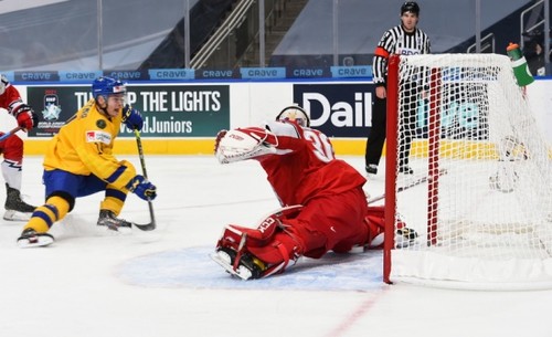 Молодежный ЧМ по хоккею. Швеция в матче с 8 шайбами разгромила Чехию