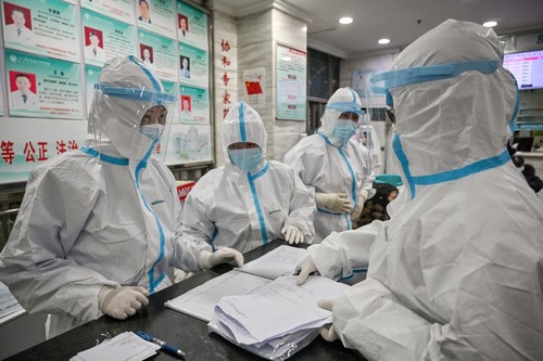Розслідування США: коронавірус міг поширитися з китайської лабораторії