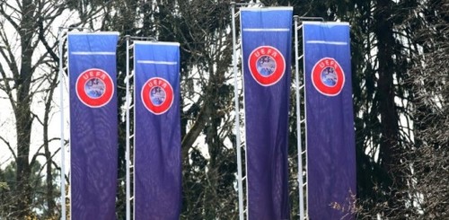 УЕФА все еще видит возможность доиграть сезон