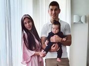 ФОТО. Малиновский приехал на тренировку Аталанты вместе с женой и дочкой