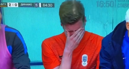 ВИДЕО. Игрок в Беларуси расплакался из-за замены через 15 минут