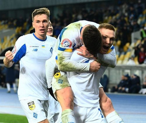 В Украине карантин, Динамо вышло в полуфинал Кубка, Ливерпуль вылетел из ЛЧ
