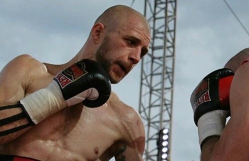 Небитый украинский боксер подписал контракт с американскими промоутерами