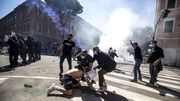 Водометы и слезоточивый газ. В Риме футбольные фанаты вышли на протест